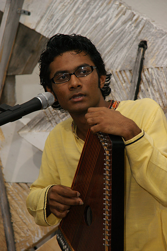 Нилой Ахсан