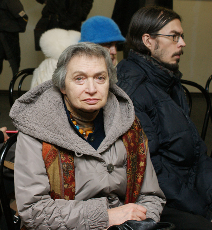 Изабелла Белят, Роман Журавлёв