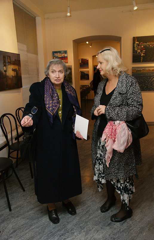 Изабелла Белят, Юлия Сопина