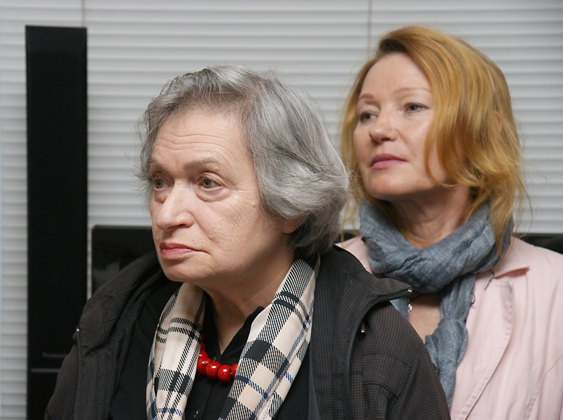 Изабелла Белят, Нина Кухарец