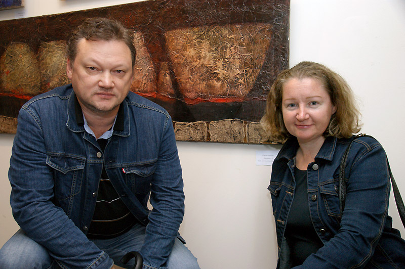 Сергей Киселёв у своей работы, Светлана Куропаткина
