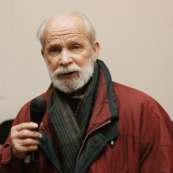 Владимир Емельянов