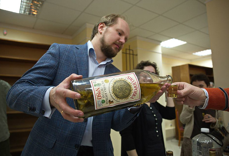 Илья Захаренков