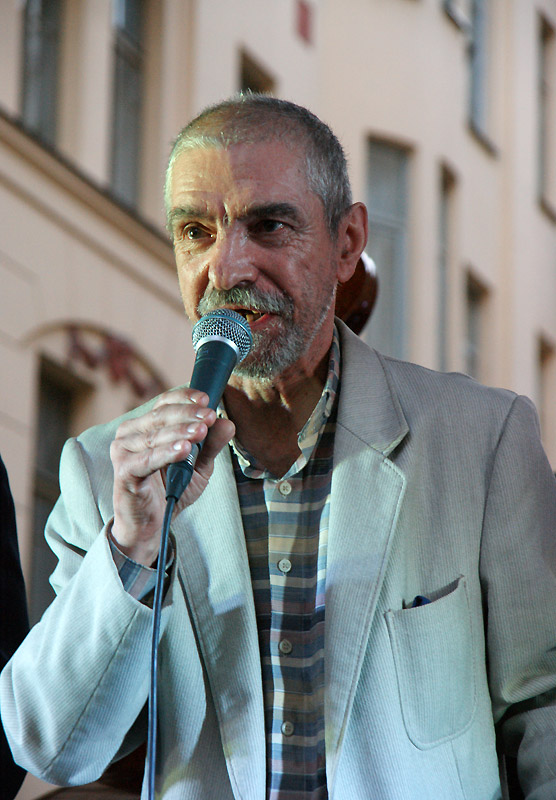 Валерий Петров