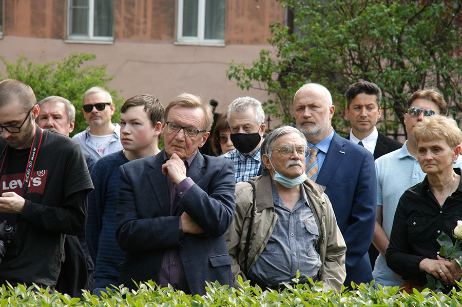 Владимир Костюшев, Сергей Стратановский, Михаил Амосов
