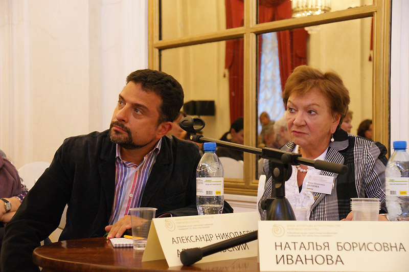Александр Архангельский, Нина Ивановна Попова