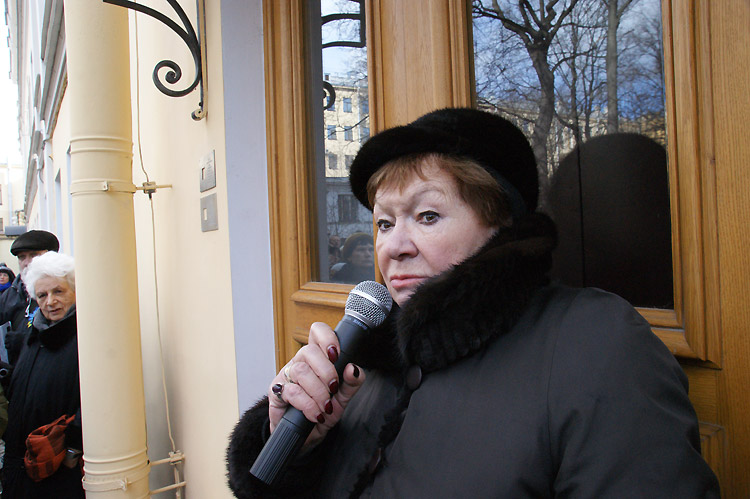 Нина Ивановна Попова