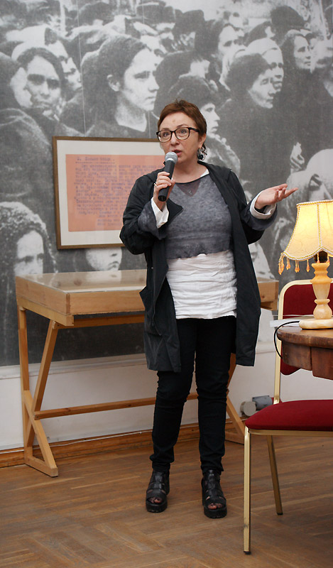 Елена Фанайлова