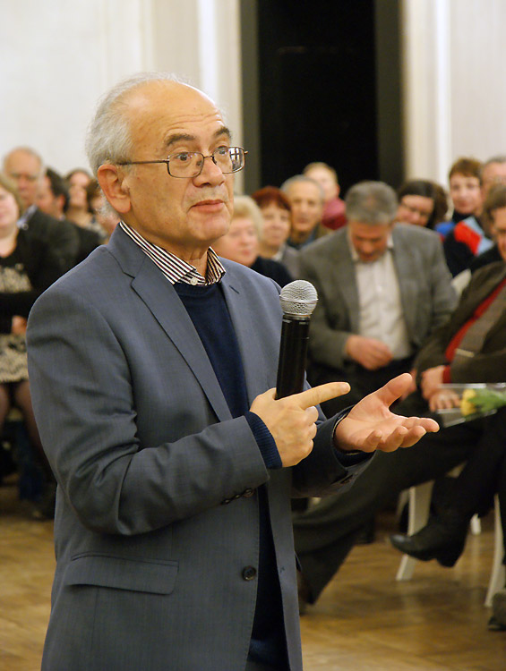 Александр Кушнер
