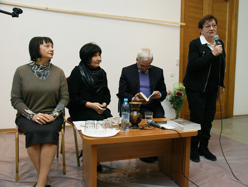 Лариса Дмитриева, Наталия Соколовская, Нина Попова
