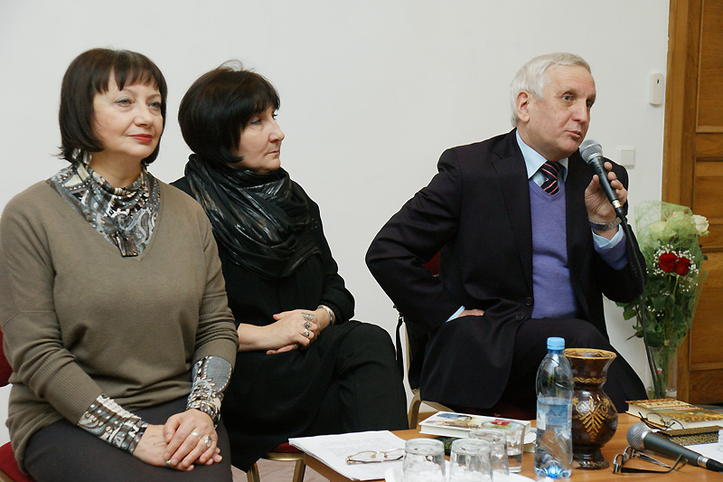 Лариса Дмитриева, Наталия Соколовская, Игорь Сухих