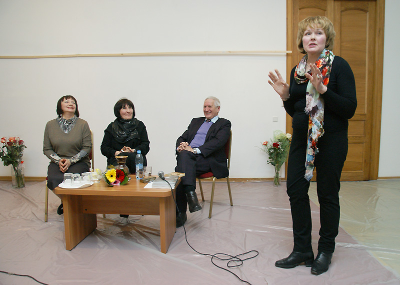 Лариса Дмитриева, Наталия Соколовская, Игорь Сухих