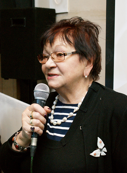 Нина Попова