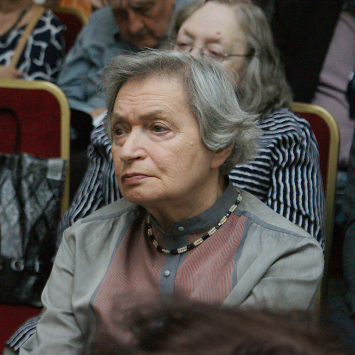 Изабелла Белят
