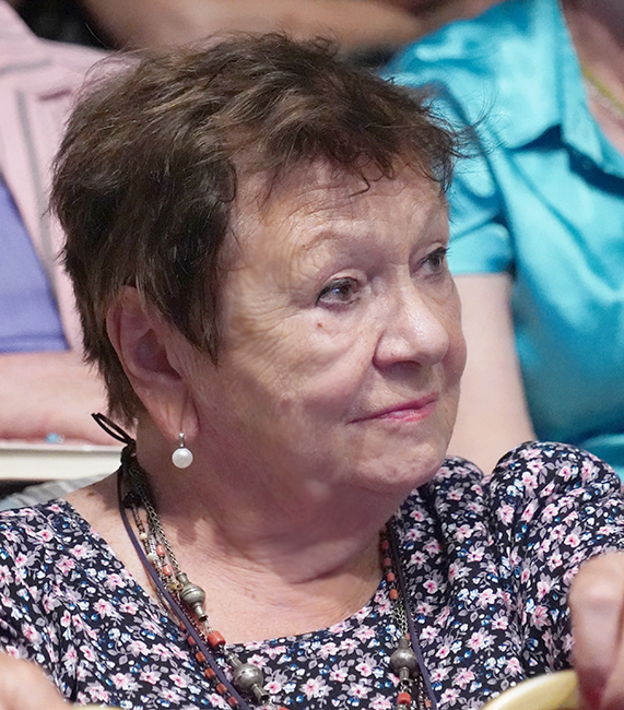 Нина Попова