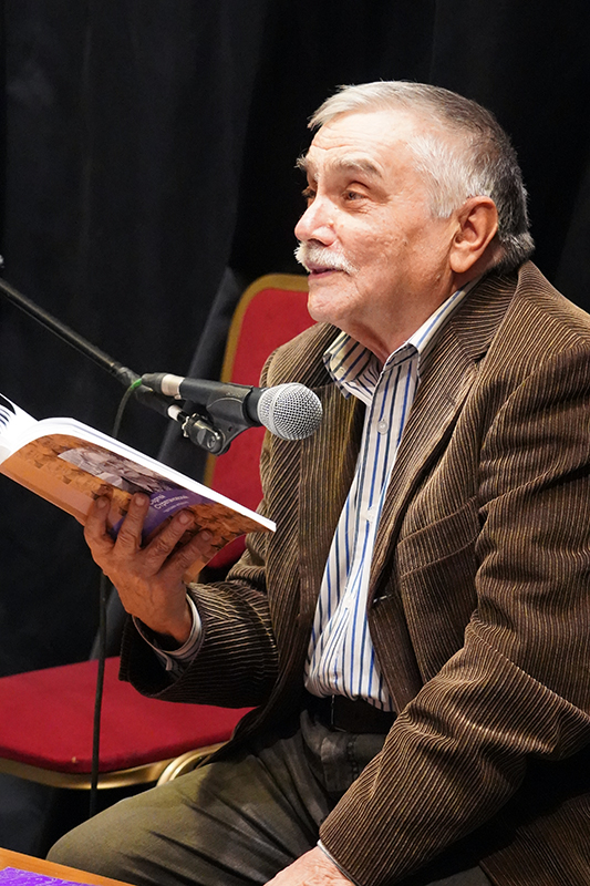 Сергей Стратановский