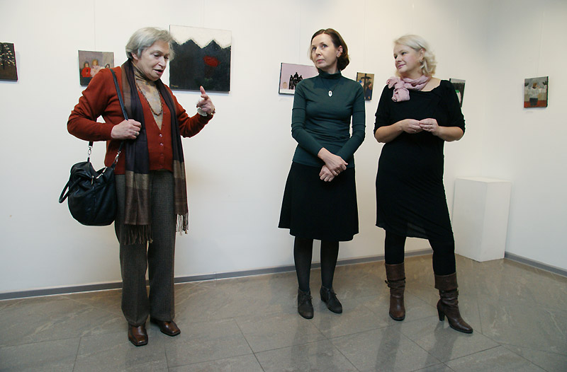 Изабелла Белят, Людмила Есакова, Юлия Сопина