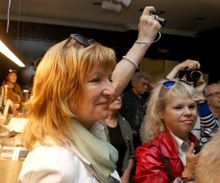 Елена Киселёва, Модлена Моон