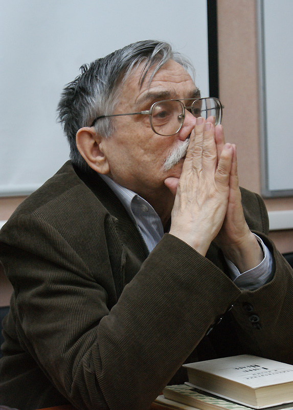 Сергей Стратановский