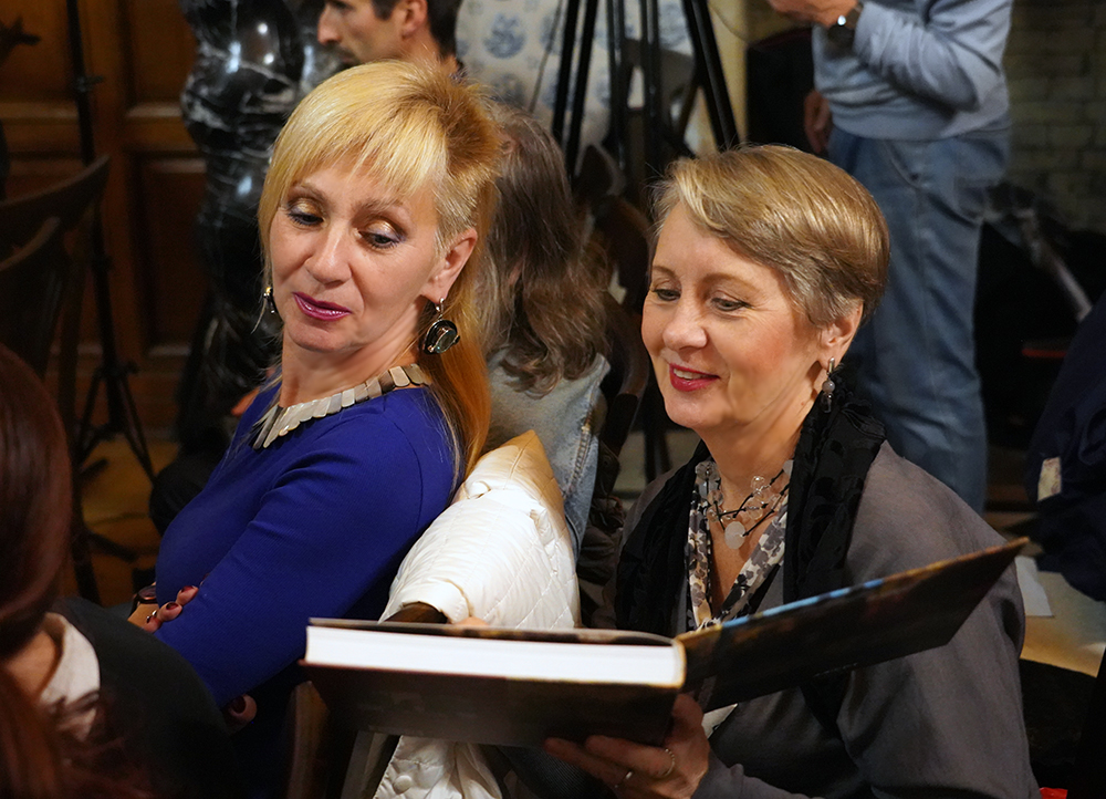 Елена Григорьянц, Любовь Васильева