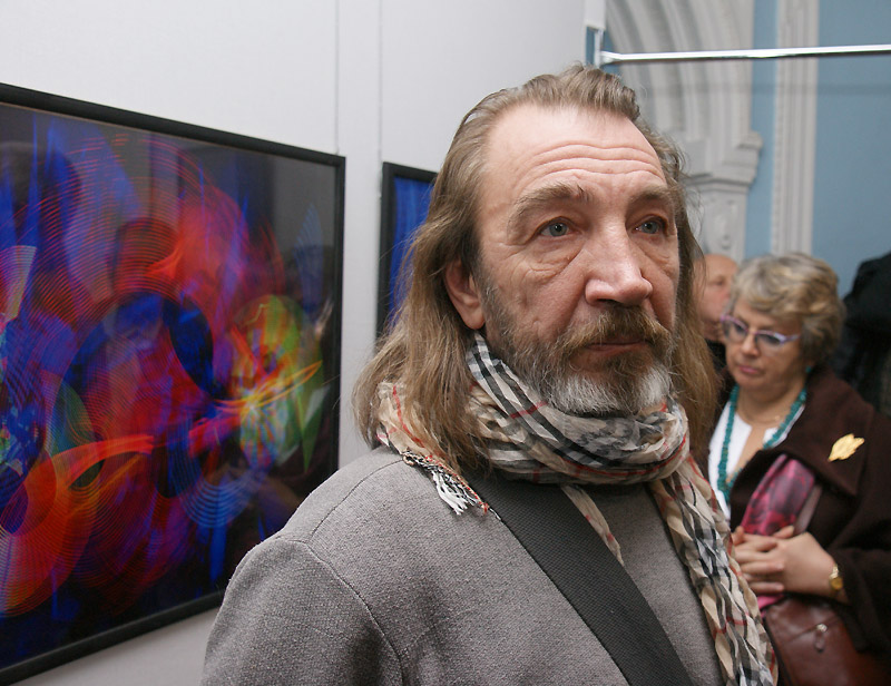 Евгений Боровик