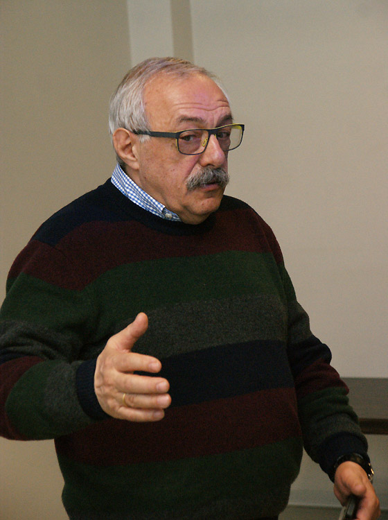 Александр Гутман