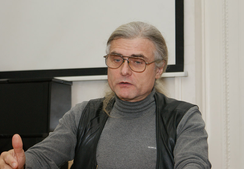 Евгений Антипов