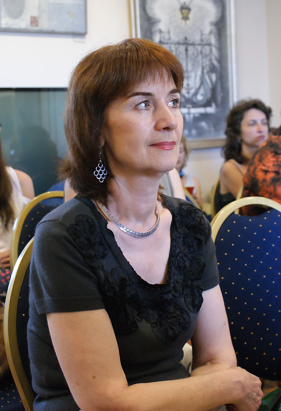 Елена Петрова