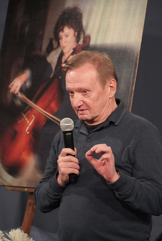 Владимир Костюшев