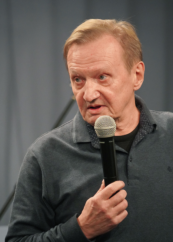 Владимир Костюшев