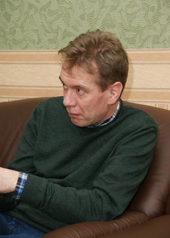 Александр Сенин