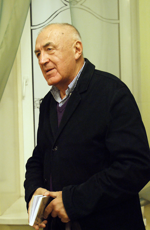 Валерий Попов