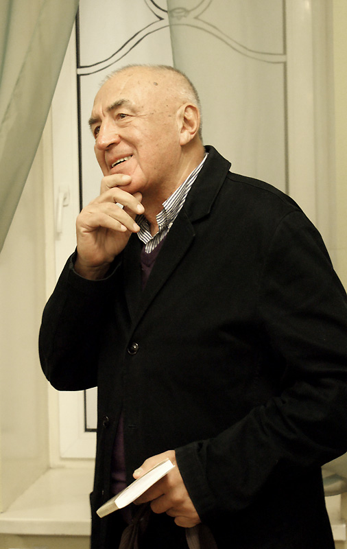 Валерий Попов