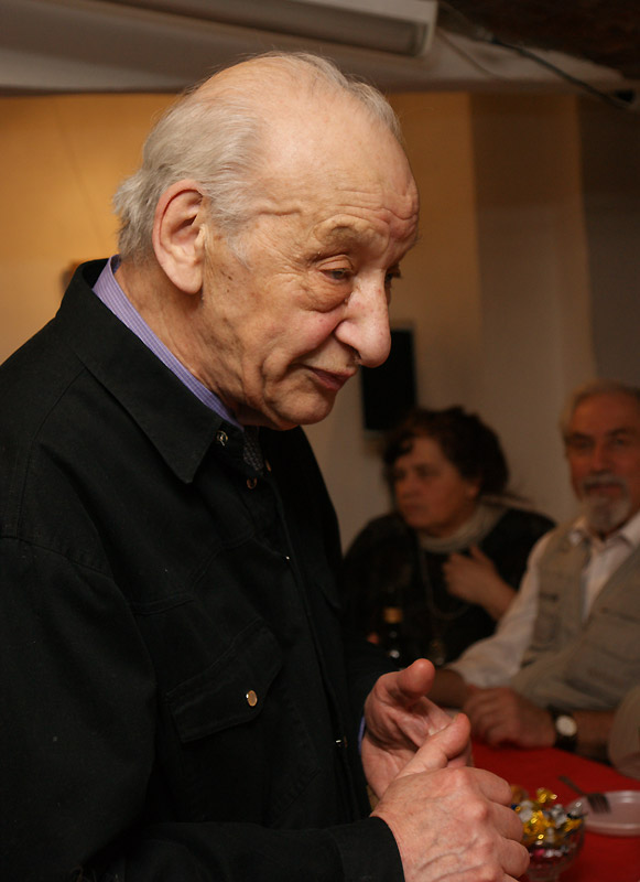 Лев Сморгон
