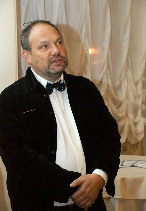 Юрий Молодковец