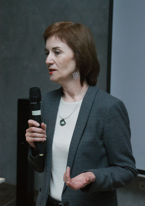 Елена Петрова