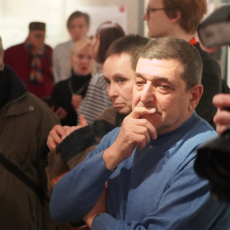 Юлия Линцбах, Роберт Лотош