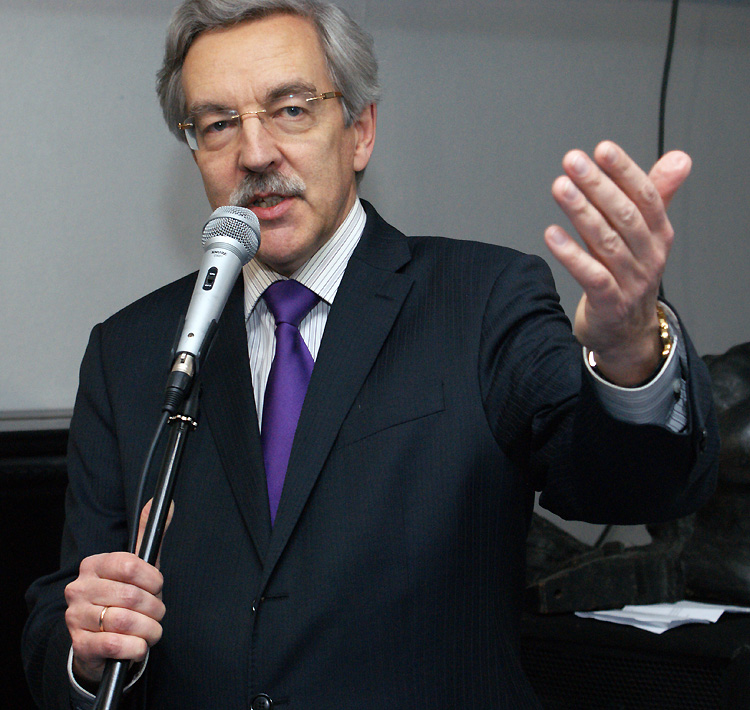 Александр Шишлов