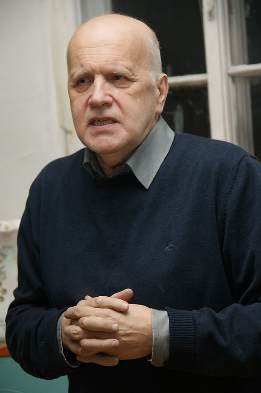 Константин Азадовский
