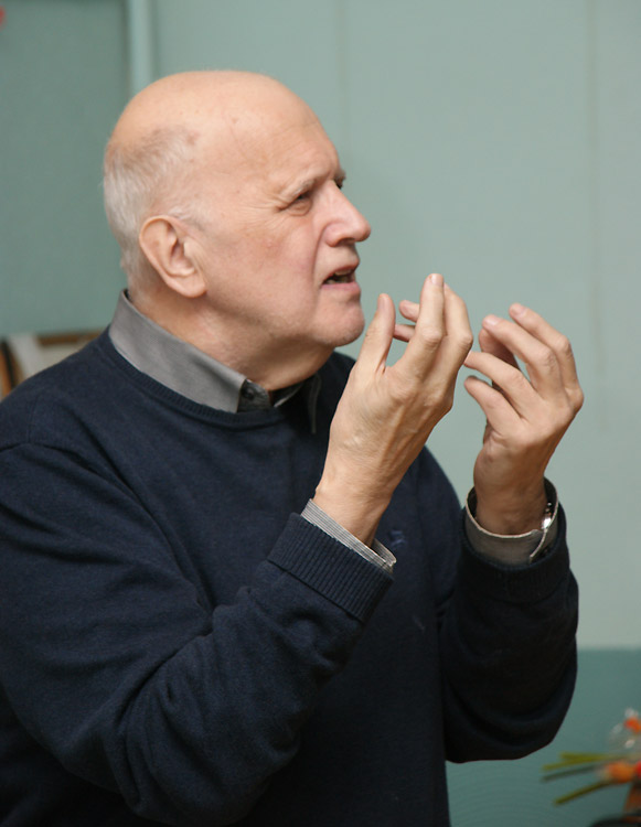 Константин Азадовский