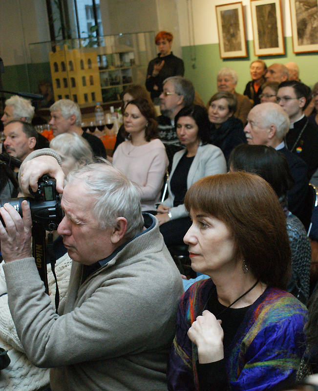 Елена Петрова