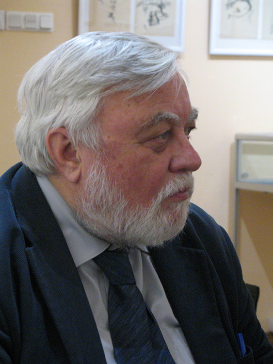 Александр Лавров