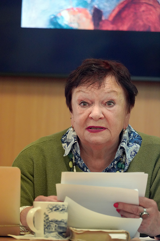 Нина Попова