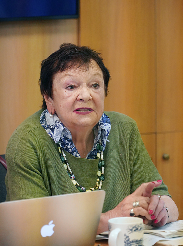 Нина Попова