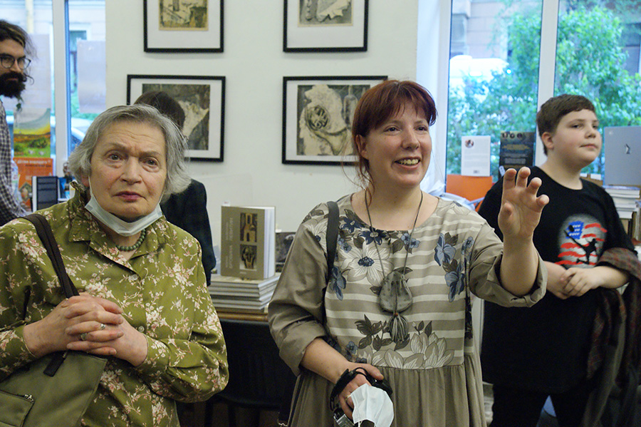 Изабелла Белят, Ирина Бровина