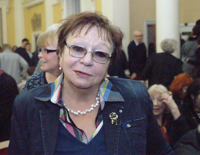 Нина Попова