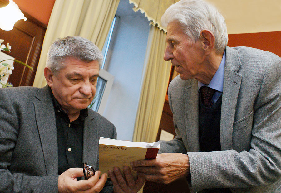 Виктор Тихомиров, Борис Аверин