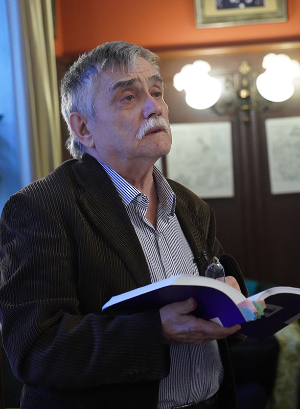 Сергей Стратановский