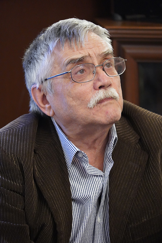 Сергей Стратановский