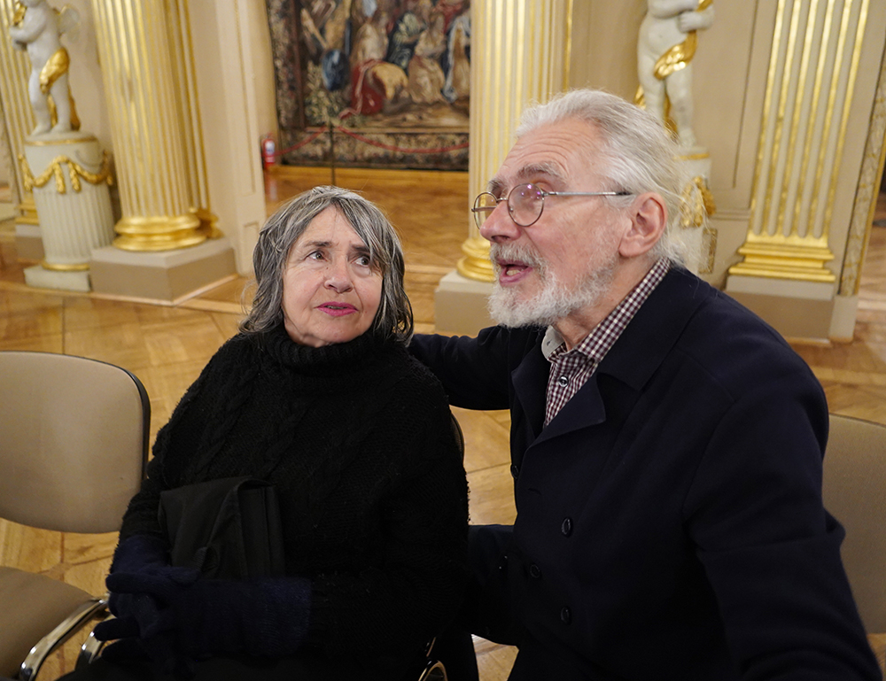 Elizabeth Traugott, Николай Лабутин